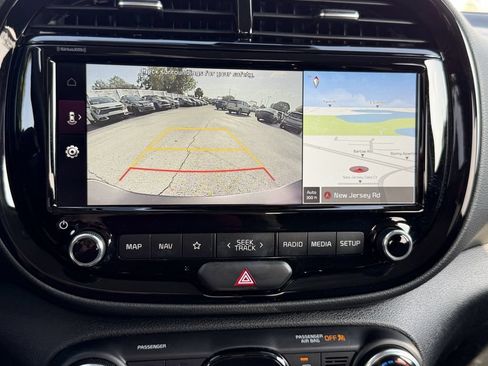 Used 2022 Kia Soul S FWD image 22