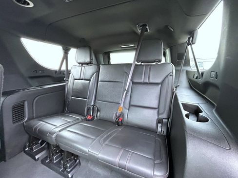 Certified 2024 Chevrolet Suburban RST w/ Luxury Package AWD/4WD image 20