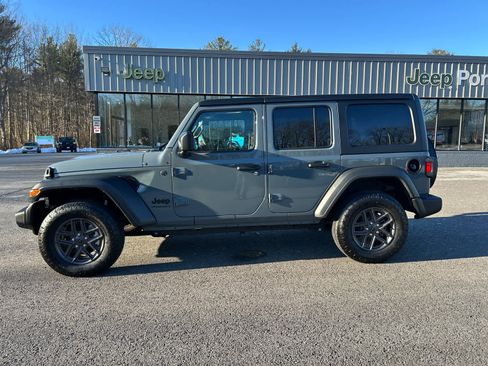 Used 2025 Jeep Wrangler Sport S image 16