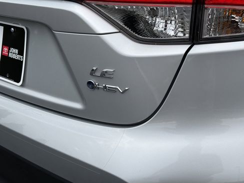 Certified 2025 Toyota Corolla LE image 9