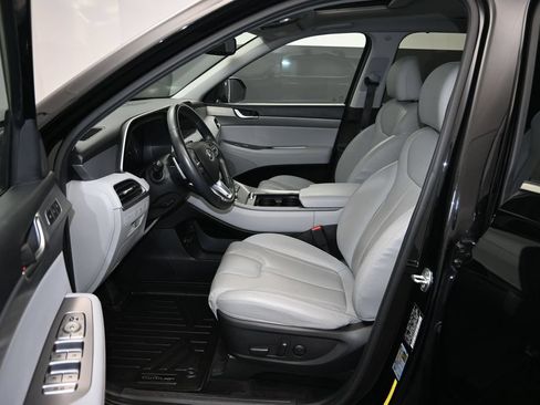 Used 2022 Hyundai Palisade SEL w/ Premium Package FWD image 13