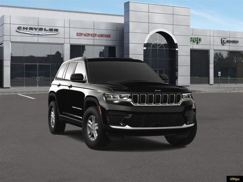 Used 2025 Jeep Grand Cherokee Laredo image 16