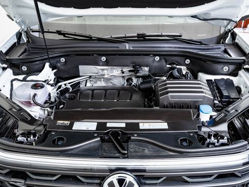 Used 2025 Volkswagen Atlas SEL Premium R-Line image 48