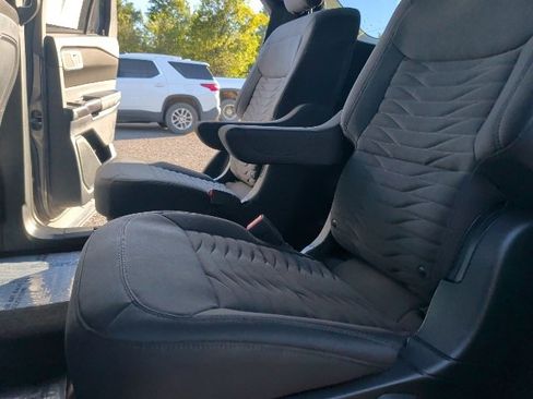 Used 2020 Ford Explorer XLT image 15