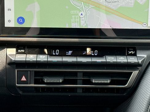 Used 2025 Toyota Camry SE w/ Multimedia Upgrade Package FWD image 17