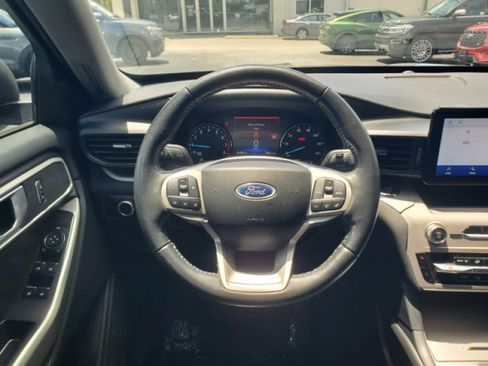 Certified 2023 Ford Explorer XLT RWD image 17