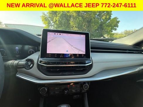 Certified 2024 Jeep Compass Limited w/ Elite Group AWD/4WD image 9