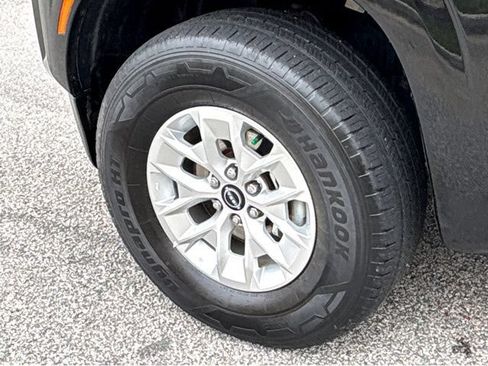 Certified 2024 Nissan Frontier SV AWD/4WD image 30