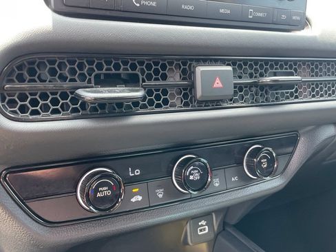 Used 2025 Honda HR-V LX image 17