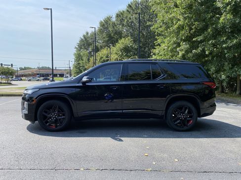 Used 2023 Chevrolet Traverse Premier w/ Redline Edition FWD image 6