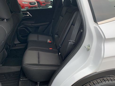 Used 2022 Mitsubishi Outlander ES image 14