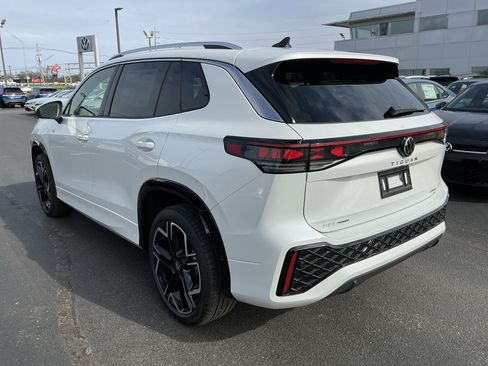 New 2026 Volkswagen Tiguan SEL R-Line AWD/4WD image 5