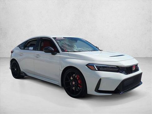 Used 2025 Honda Civic Type R image 3