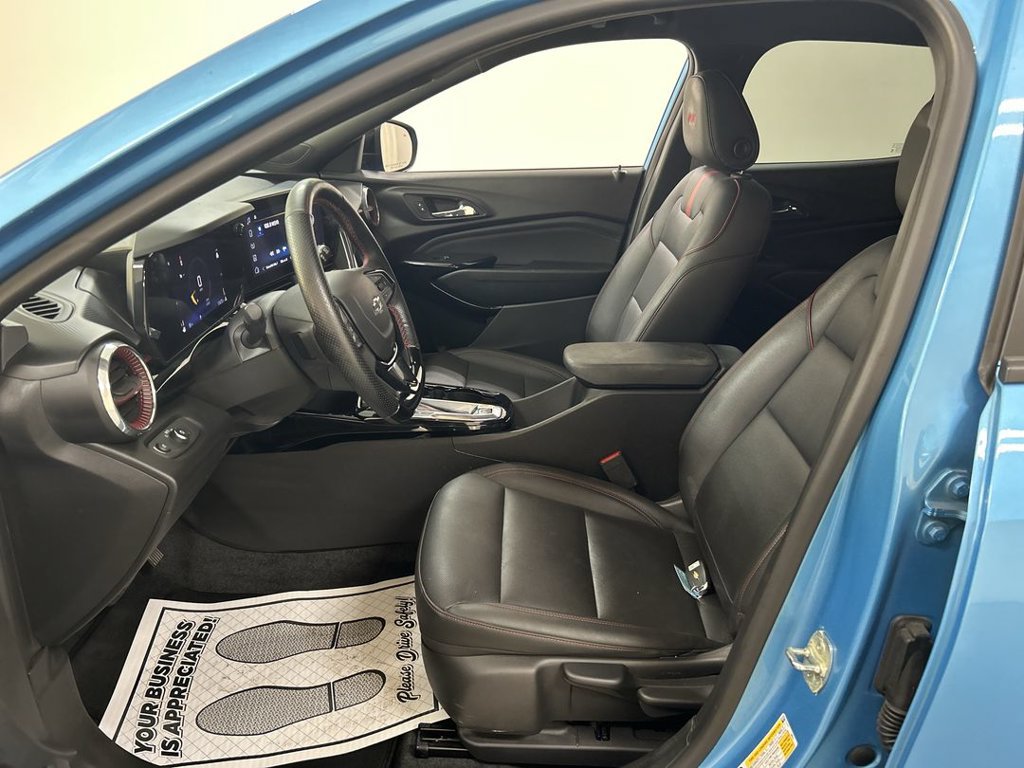Used 2025 Chevrolet Trax RS w/ Driver Confidence Package FWD image 9