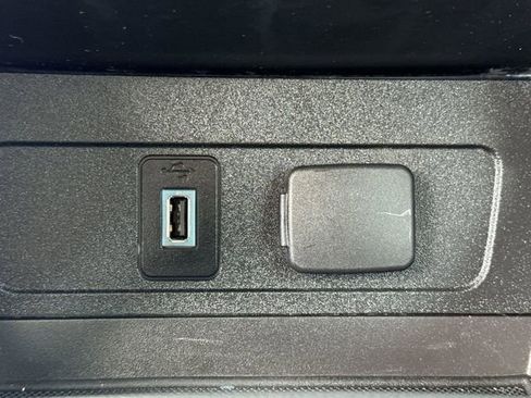 Used 2017 Ford Escape SE w/ SE Leather Comfort Package image 33