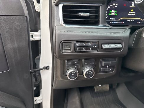 Used 2023 GMC Yukon XL Denali Ultimate image 13