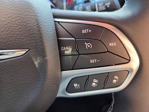 New 2026 Chrysler Pacifica Select image 28