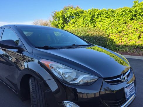 Used 2013 Hyundai Elantra GLS w/ Preferred Pkg FWD image 2