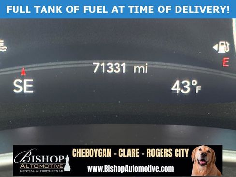 Used 2023 Chrysler Pacifica Touring-L image 4