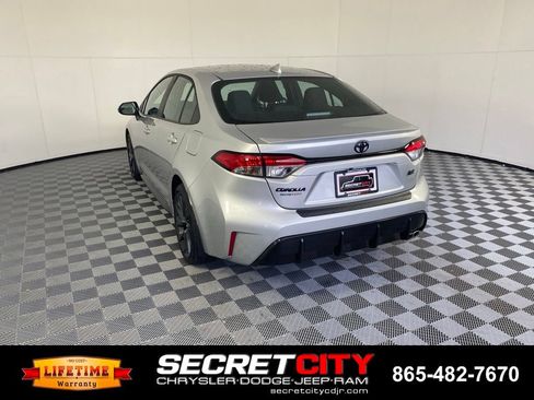 Used 2025 Toyota Corolla SE FWD image 5