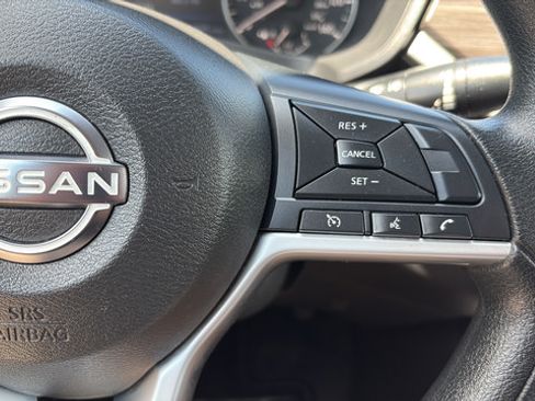Used 2025 Nissan Altima 2.5 SV FWD image 10