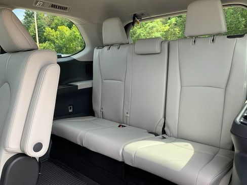 Used 2026 Toyota Grand Highlander AWD Hybrid image 18