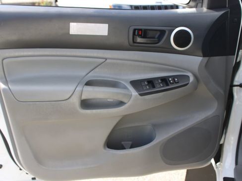Used 2015 Toyota Tacoma 4x4 Double Cab w/ TRD Off-Road Package image 27