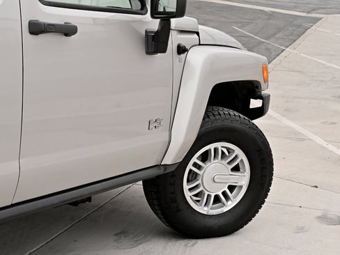 Used 2006 HUMMER H3 image 24