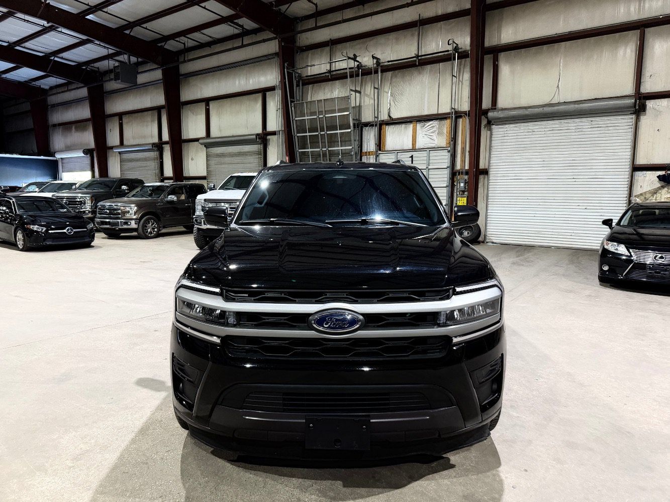Used 2024 Ford Expedition XLT RWD image 10