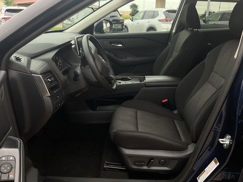 Used 2025 Nissan Rogue SV FWD image 10