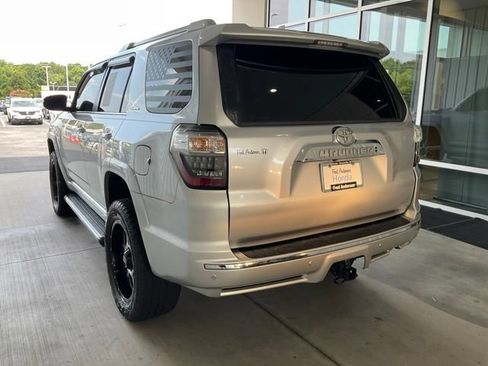 Used 2016 Toyota 4Runner Limited AWD/4WD image 19