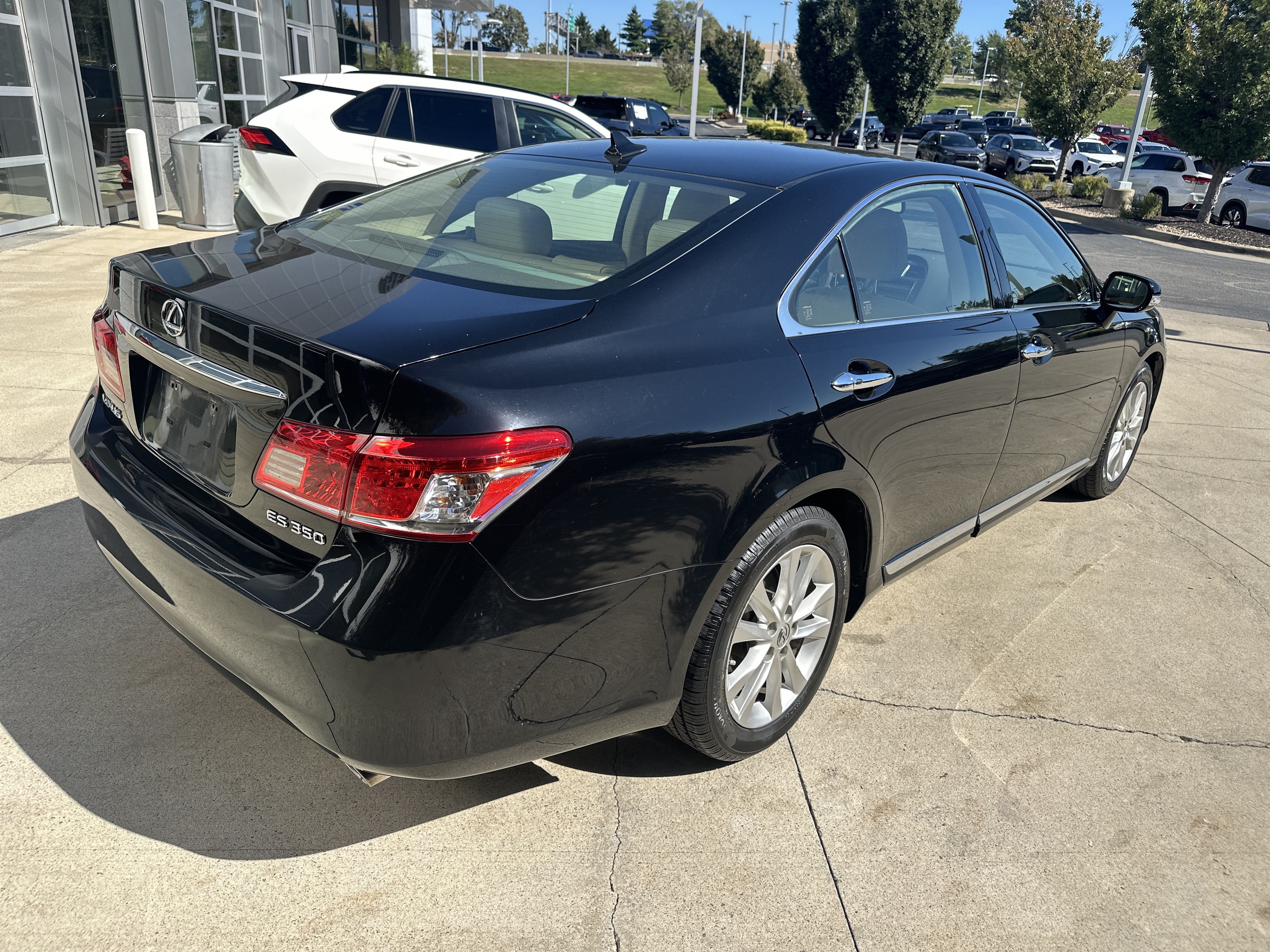 Used 2010 Lexus ES 350 FWD image 6