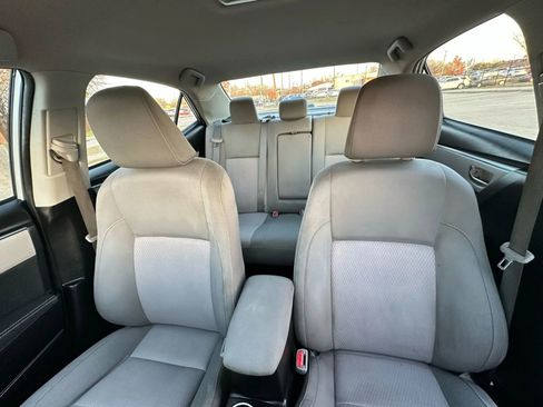 Used 2015 Toyota Corolla LE image 12