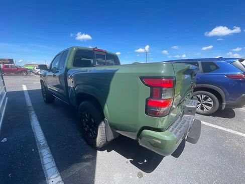 Used 2022 Nissan Frontier SV AWD/4WD image 4