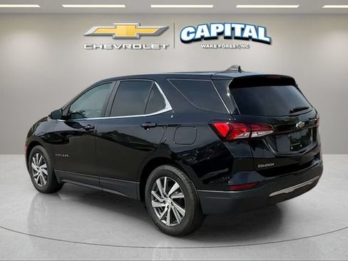 Used 2024 Chevrolet Equinox LT FWD image 3