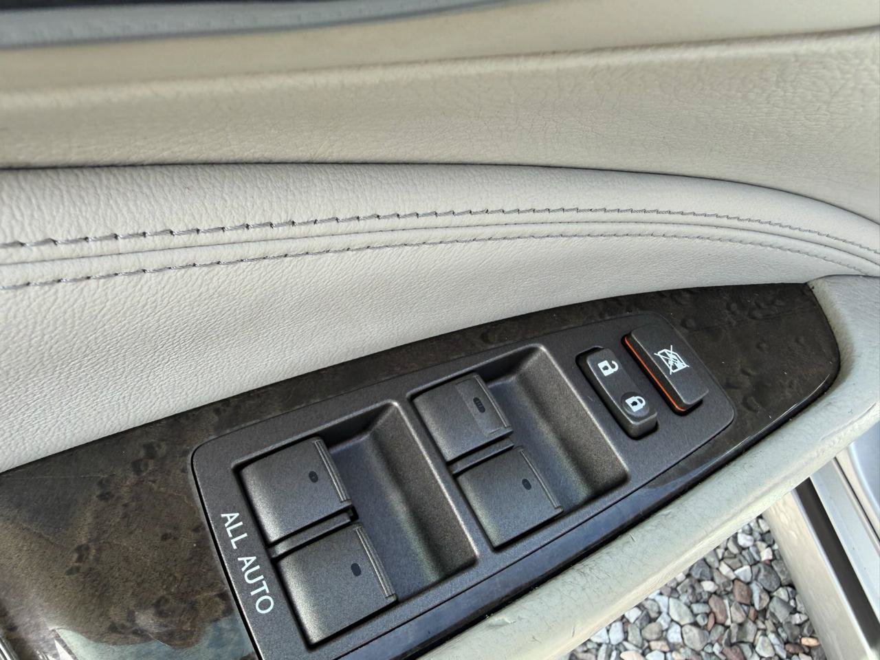 Used 2007 Lexus LS 460 w/ Comfort Pkg RWD image 24