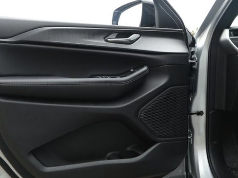 New 2025 Jeep Grand Cherokee L Altitude image 23