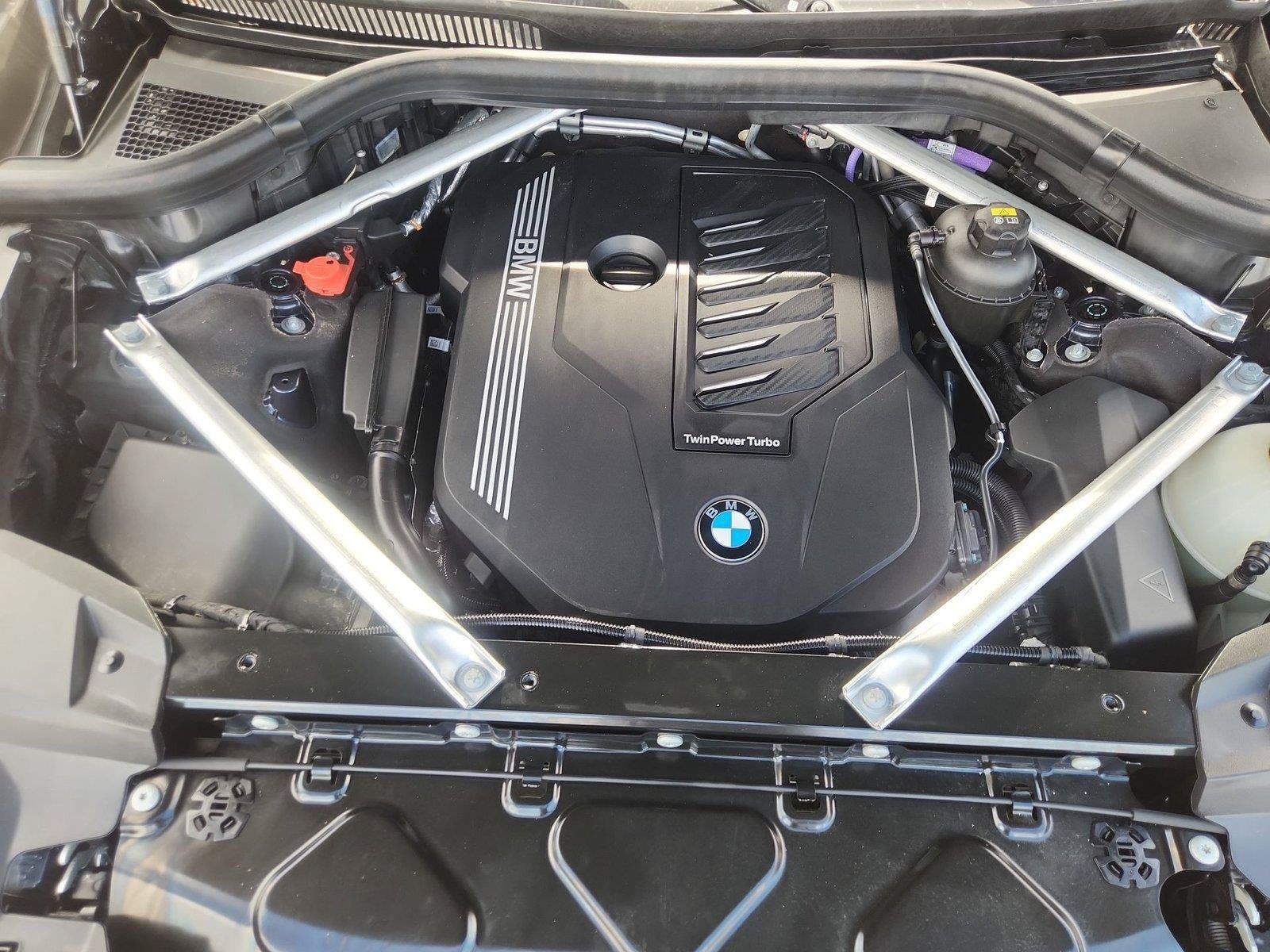 Used 2022 BMW X7 xDrive40i w/ M Sport Package AWD/4WD image 30