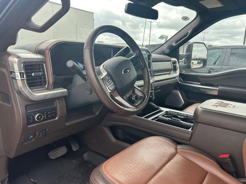 Used 2025 Ford F350 King Ranch w/ FX4 Off-Road Package image 14