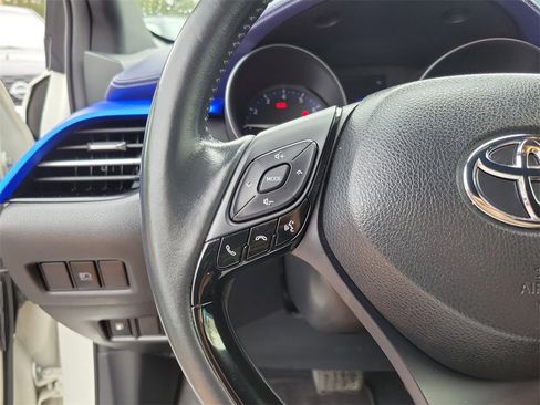 Used 2020 Toyota C-HR LE image 27
