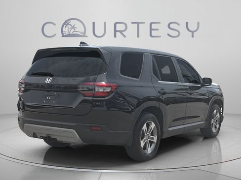 Certified 2025 Honda Pilot EX-L image 7