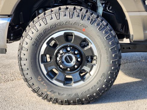 New 2026 Ford F250 King Ranch w/ Tremor Off-Road Package AWD/4WD image 8