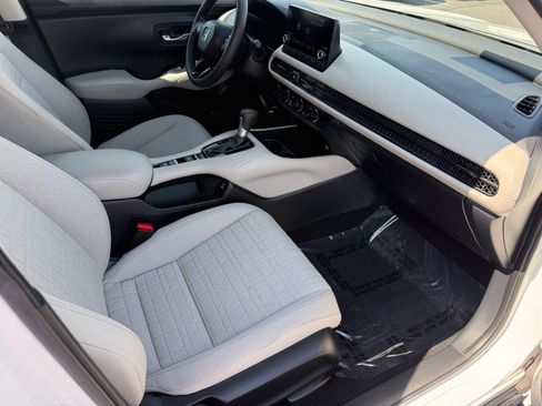 Certified 2024 Honda HR-V LX image 29