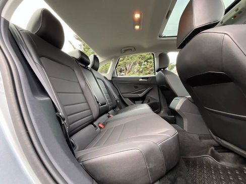 Certified 2023 Volkswagen Jetta SE w/ Panoramic Sunroof Package image 14