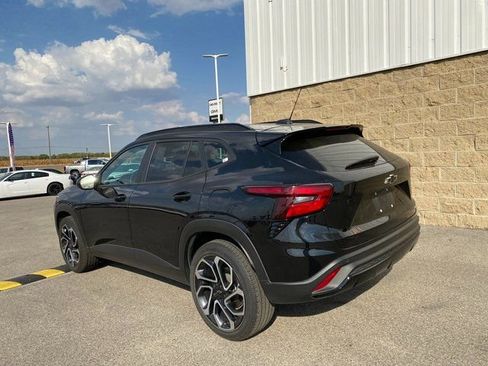 Used 2024 Chevrolet Trax RS w/ Sunroof Package image 7