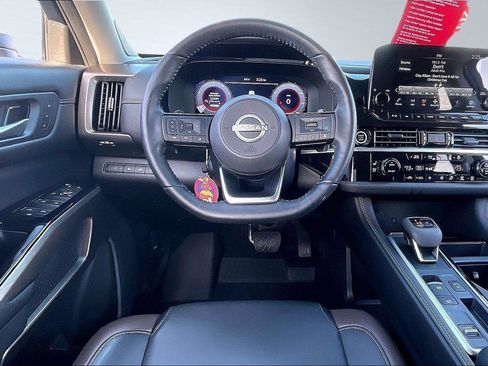 Used 2024 Nissan Pathfinder Platinum w/ Cargo Package image 5