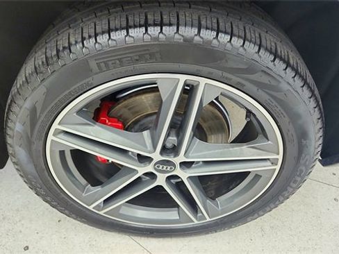 Used 2025 Audi Q5 e Premium Plus w/ Premium Plus Package image 56