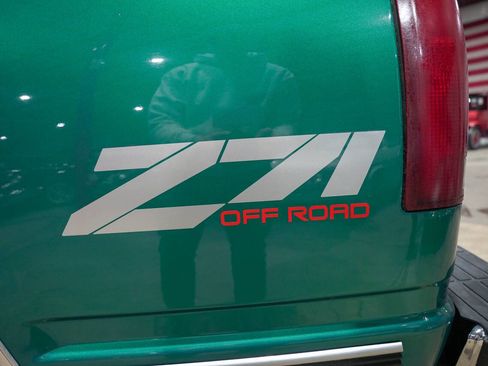 Used 1995 Chevrolet Silverado 1500 K1500 Silverado 2dr 4WD Extend image 24