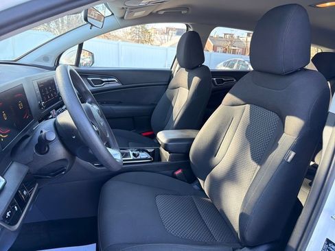 Used 2024 Kia Sportage LX image 16