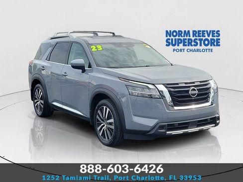 Used 2023 Nissan Pathfinder Platinum AWD/4WD image 1